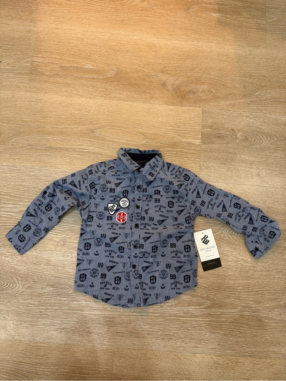 Rocawear Toddler Boys Button Up Shirt Size 2T Gray Print Brooklyn NYC NWT